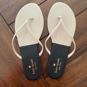 Kate spade sandals, brand new, never worn!